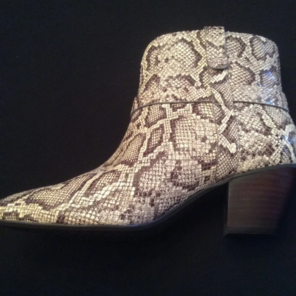AEROSOLES nwot martha